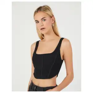 Top Crop estilo corset F21 miniatura 3
